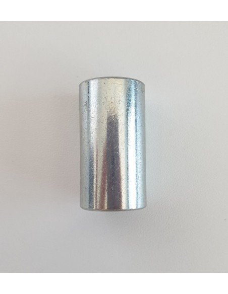 Distanziale leva intermedia