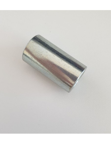 Distanziale leva intermedia