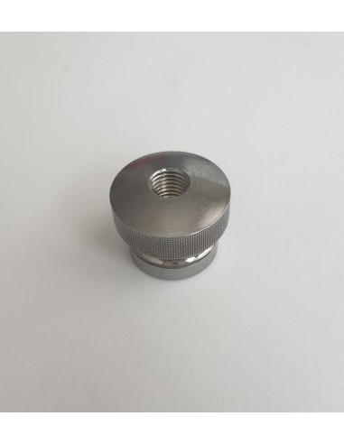 Reeded knob to fix lay